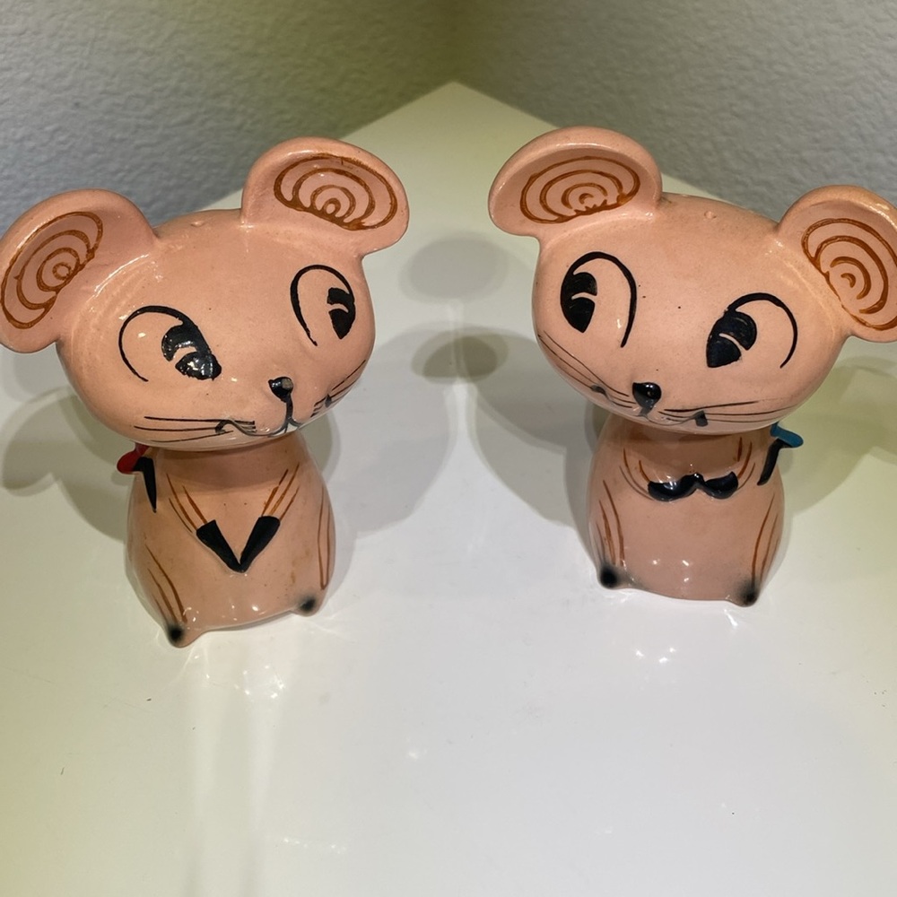 Vintage 1950’s Holt Howard Merry Mouse Salt & Pepper Shaker Set